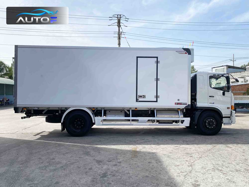 Xe tải Hino FG8JP7A (8 tấn - dài 7.2m) thùng bảo ôn